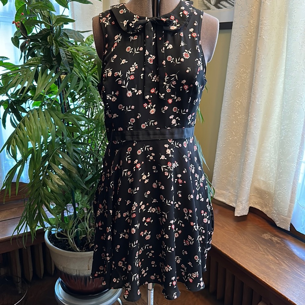 Black floral Peter Pan collar dress